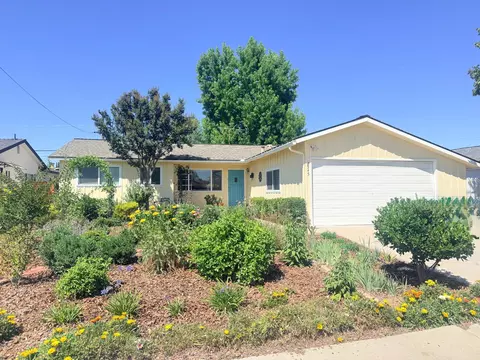 2545 Dewitt Ave, Clovis, CA 93612