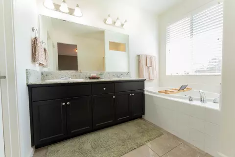 1128 Caddie Loop, Lemoore, CA 93245 photo 17