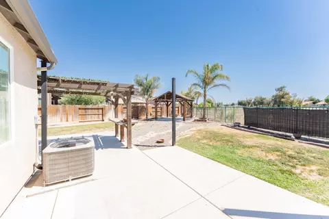 1128 Caddie Loop, Lemoore, CA 93245 photo 21