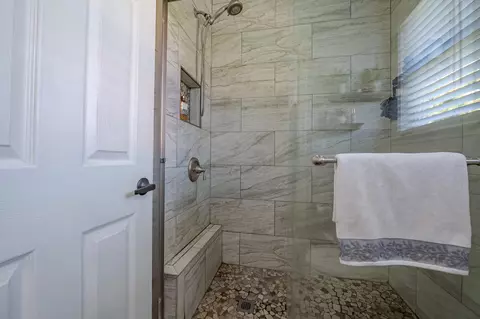 Bath - 2657 Peanut, Madera, CA 93637 photo 3 of 3