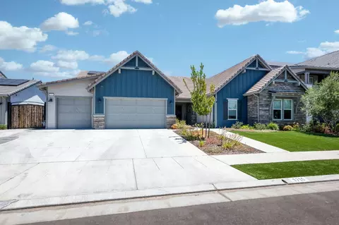 Exterior - 1715 N Renn Ave, Clovis, CA 93619 photo 2 of 11