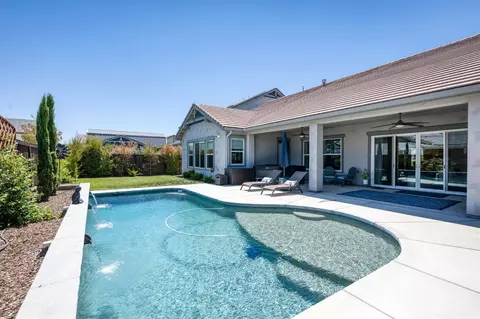 Exterior - 1715 N Renn Ave, Clovis, CA 93619 photo 9 of 11