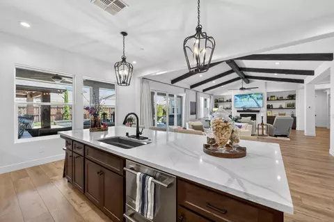 Kitchen - 1715 N Renn Ave, Clovis, CA 93619 photo 6 of 10