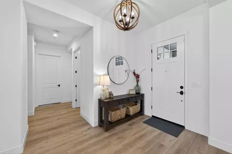 Entry Way - 1715 N Renn Ave, Clovis, CA 93619 photo 2 of 4
