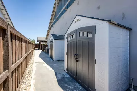 Exterior - 1715 N Renn Ave, Clovis, CA 93619 photo 11 of 11