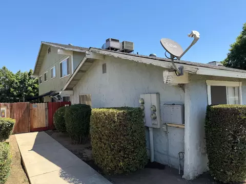 637 W Ashlan Ave, Clovis, CA 93612 photo 4