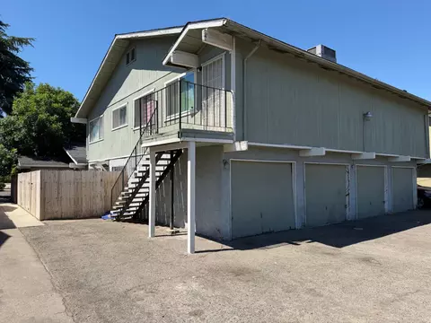 637 W Ashlan Ave, Clovis, CA 93612 photo 6