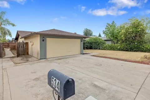 Exterior - 534 W Swift Ave, Clovis, CA 93612 photo 3 of 6