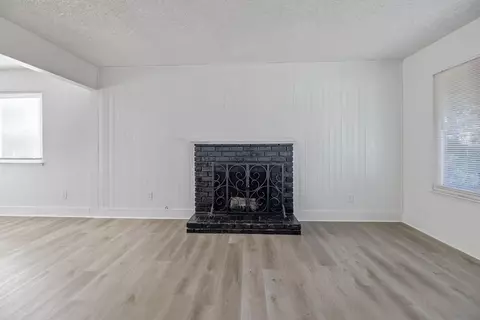 Living - 534 W Swift Ave, Clovis, CA 93612 photo 2 of 5