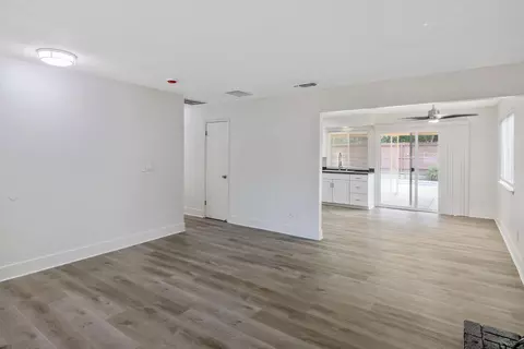 Living - 534 W Swift Ave, Clovis, CA 93612 photo 3 of 5