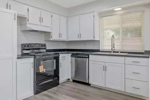 Kitchen - 534 W Swift Ave, Clovis, CA 93612 photo 2 of 3