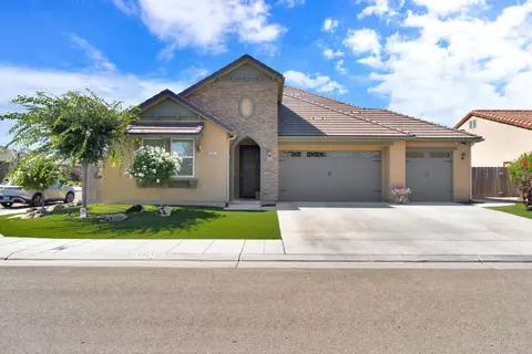 Exterior - 3992 Flint Ave, Clovis, CA 93619 photo 3 of 6