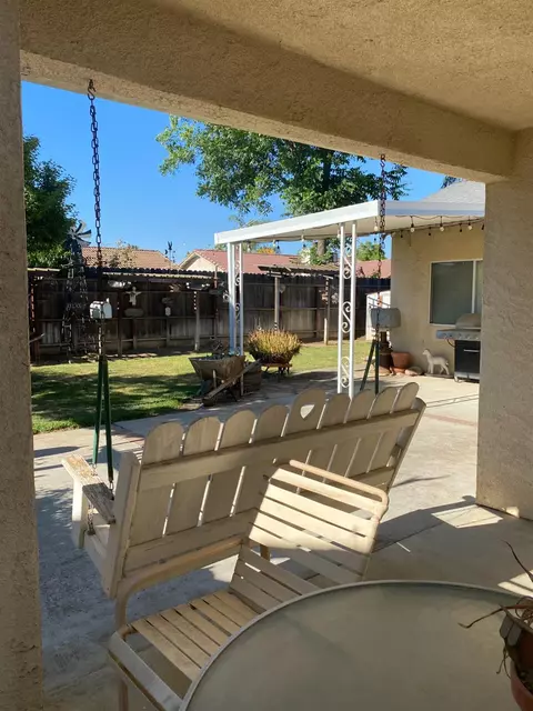 Exterior - 609 Merlot Ave, Madera, CA 93637 photo 12 of 15