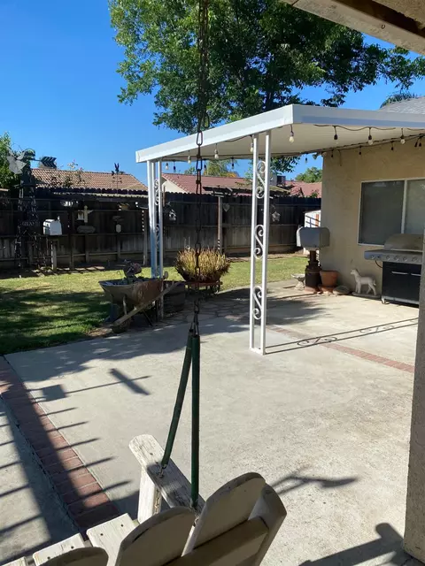 Exterior - 609 Merlot Ave, Madera, CA 93637 photo 14 of 15