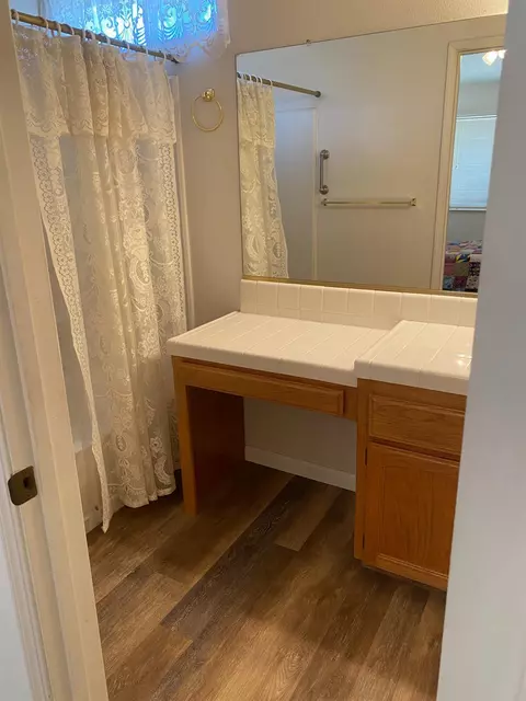 Bath - 609 Merlot Ave, Madera, CA 93637 photo 1 of 6