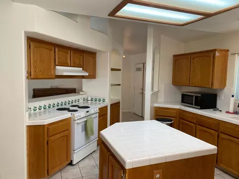 Kitchen - 609 Merlot Ave, Madera, CA 93637 photo 3 of 5