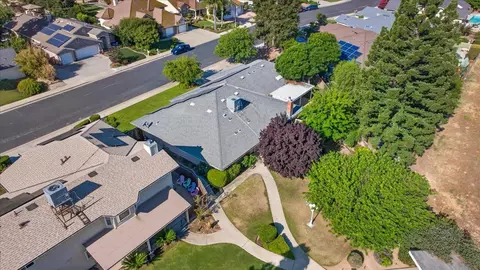 View/Area - 321 W Paul Ave, Clovis, CA 93612 photo 4 of 11