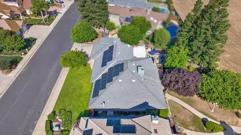 View/Area - 321 W Paul Ave, Clovis, CA 93612 photo 3 of 11