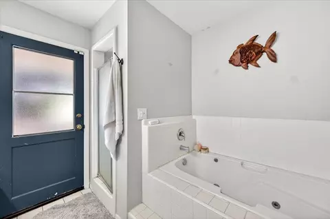 Bath - 321 W Paul Ave, Clovis, CA 93612 photo 3 of 4