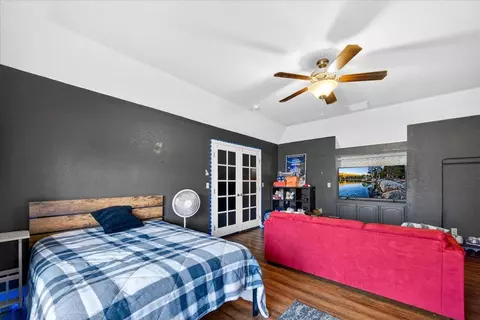 Bedroom - 321 W Paul Ave, Clovis, CA 93612 photo 3 of 8