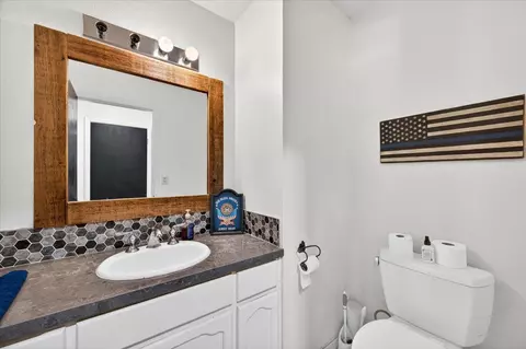 Bath - 321 W Paul Ave, Clovis, CA 93612 photo 1 of 4
