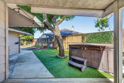 Exterior - 321 W Paul Ave, Clovis, CA 93612 photo 7 of 17