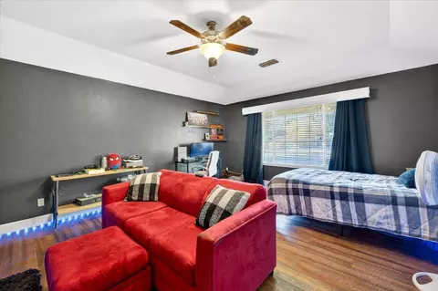 Bedroom - 321 W Paul Ave, Clovis, CA 93612 photo 1 of 8
