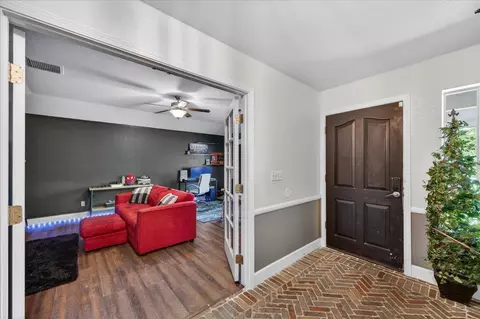 Entry Way - 321 W Paul Ave, Clovis, CA 93612 photo 2 of 8
