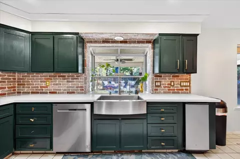 Kitchen - 321 W Paul Ave, Clovis, CA 93612 photo 4 of 5