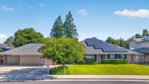 321 W Paul Ave, Clovis, CA 93612