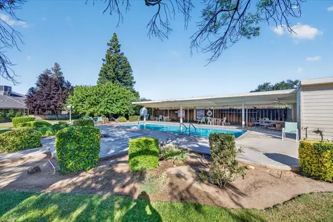 Exterior - 321 W Paul Ave, Clovis, CA 93612 photo 13 of 17