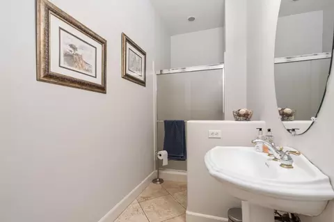 Bath - 3112 Everglade Ave, Clovis, CA 93619 photo 1 of 5