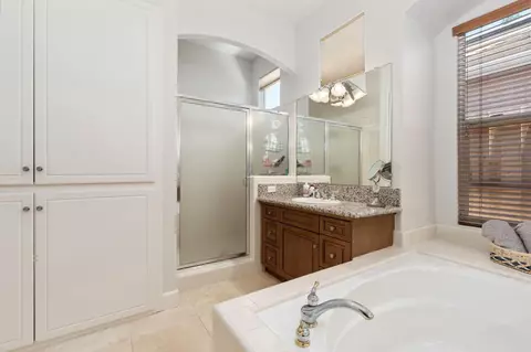 Bath - 3112 Everglade Ave, Clovis, CA 93619 photo 5 of 5
