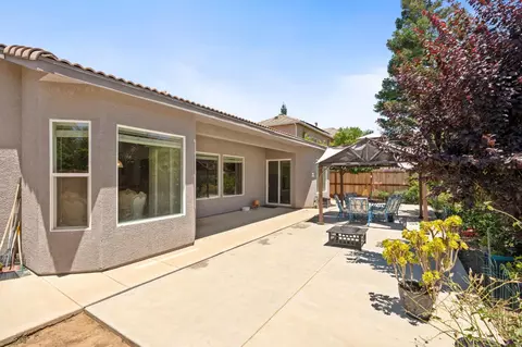 Exterior - 3112 Everglade Ave, Clovis, CA 93619 photo 7 of 7