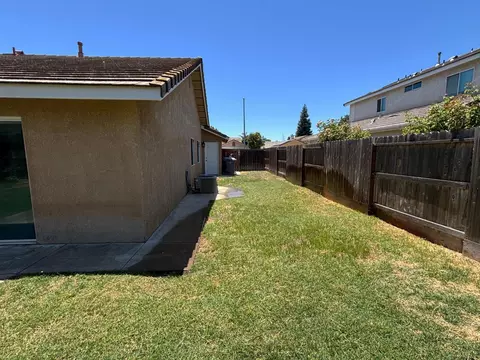 Exterior - 2723 Mitchell Ave, Clovis, CA 93611 photo 3 of 6