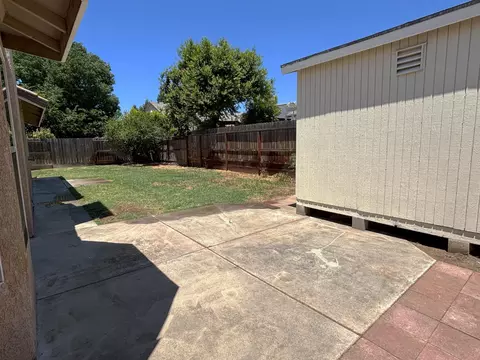 Exterior - 2723 Mitchell Ave, Clovis, CA 93611 photo 4 of 6
