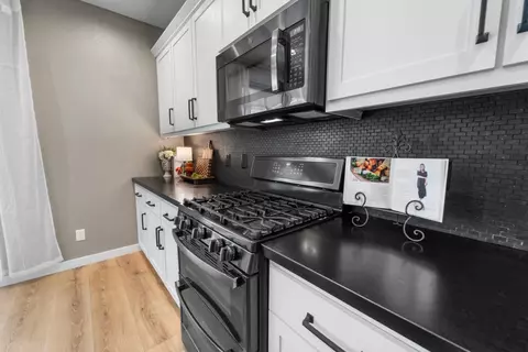Kitchen - 4301 San Miguel Rd, Madera, CA 93636 photo 4 of 6