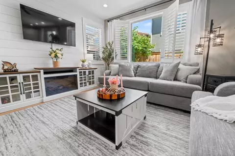 Living - 4301 San Miguel Rd, Madera, CA 93636 photo 4 of 5