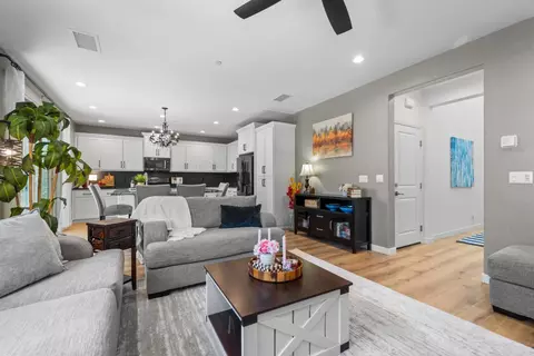 Entry Way - 4301 San Miguel Rd, Madera, CA 93636 photo 4 of 8