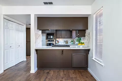 Kitchen - 909 Barnett Way, Madera, CA 93637 photo 1 of 4
