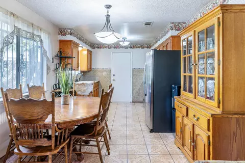 Dining - 222 E Central Ave, Madera, CA 93638 photo 1 of 1