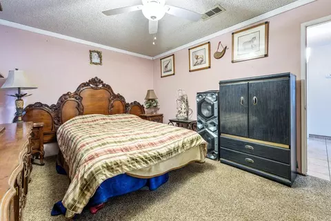 Bedroom - 222 E Central Ave, Madera, CA 93638 photo 4 of 5