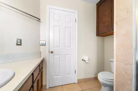 Bath - 1407 Purvis Ave, Clovis, CA 93611 photo 3 of 5