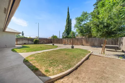 Exterior - 1407 Purvis Ave, Clovis, CA 93611 photo 13 of 18