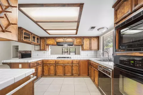 Kitchen - 1407 Purvis Ave, Clovis, CA 93611 photo 3 of 6