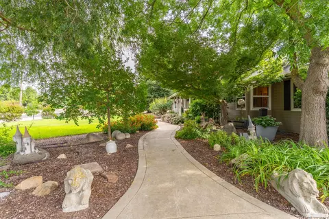 Exterior - 16176 La Canada Rd, Madera, CA 93636 photo 7 of 21