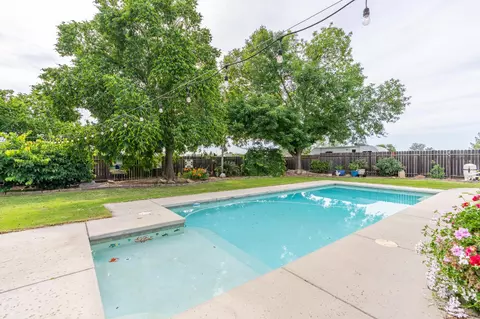 Exterior - 16176 La Canada Rd, Madera, CA 93636 photo 13 of 21