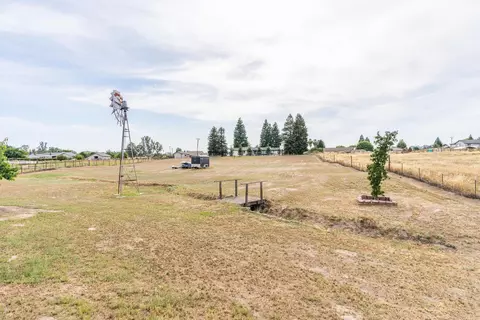 Exterior - 16176 La Canada Rd, Madera, CA 93636 photo 21 of 21