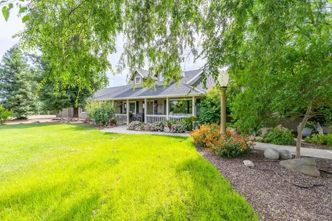 Exterior - 16176 La Canada Rd, Madera, CA 93636 photo 2 of 21