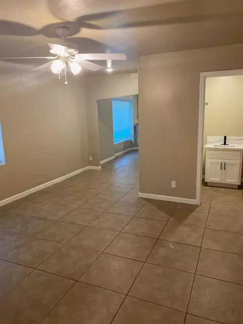 Living - 424 S A St, Madera, CA 93638 photo 2 of 4